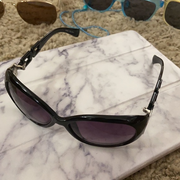 Assorted sunglasses - Picture 7 of 10